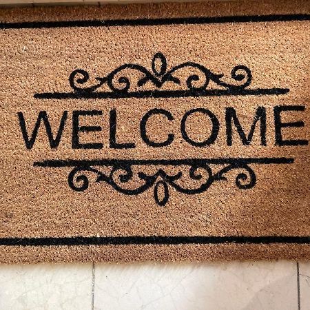 Encantador Apartamento Con Patio Малага Экстерьер фото