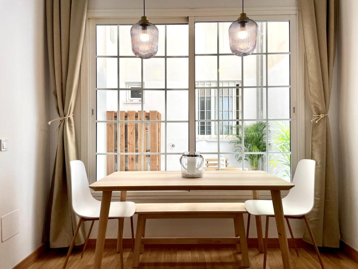 Encantador Apartamento Con Patio Малага Экстерьер фото