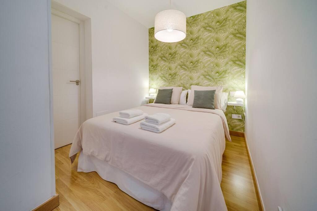 Encantador Apartamento Con Patio Малага Экстерьер фото