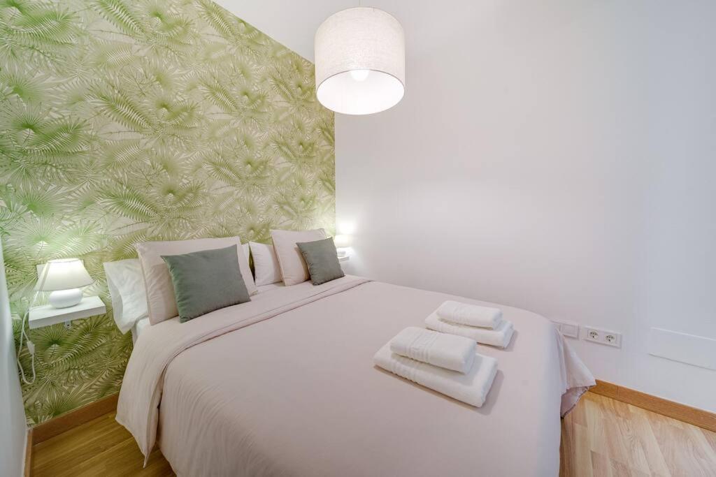 Encantador Apartamento Con Patio Малага Экстерьер фото